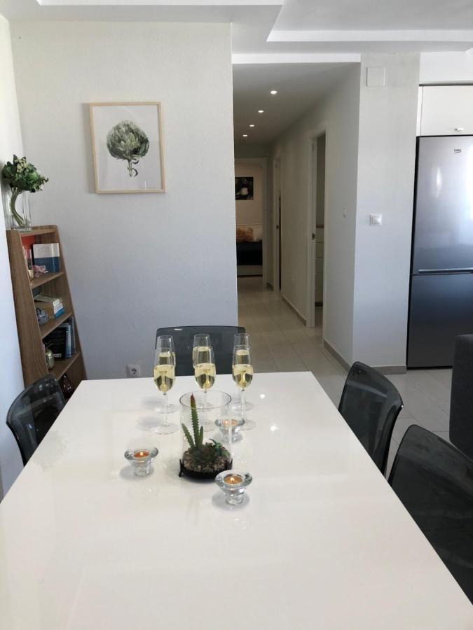 Victoria Luxury Beachfront Apartment In Benalmadena Costa מראה חיצוני תמונה
