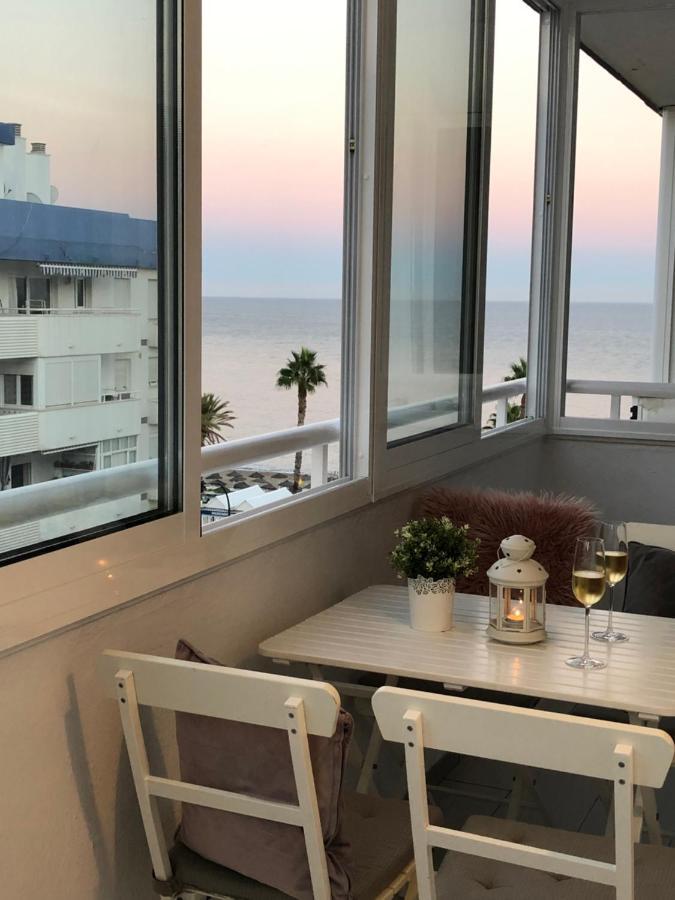 Victoria Luxury Beachfront Apartment In Benalmadena Costa מראה חיצוני תמונה